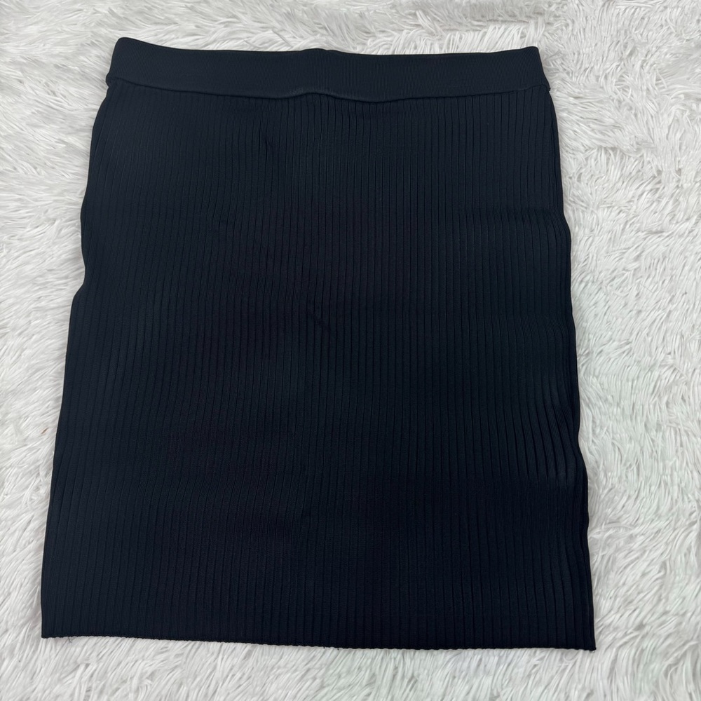 Zara women ribbed knit body con mini skirt in black